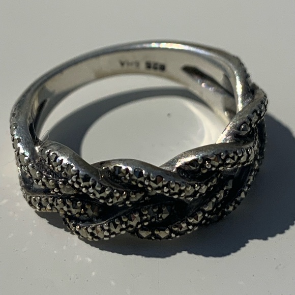 Sterling silver marquisite ring - stamped - Picture 2 of 9